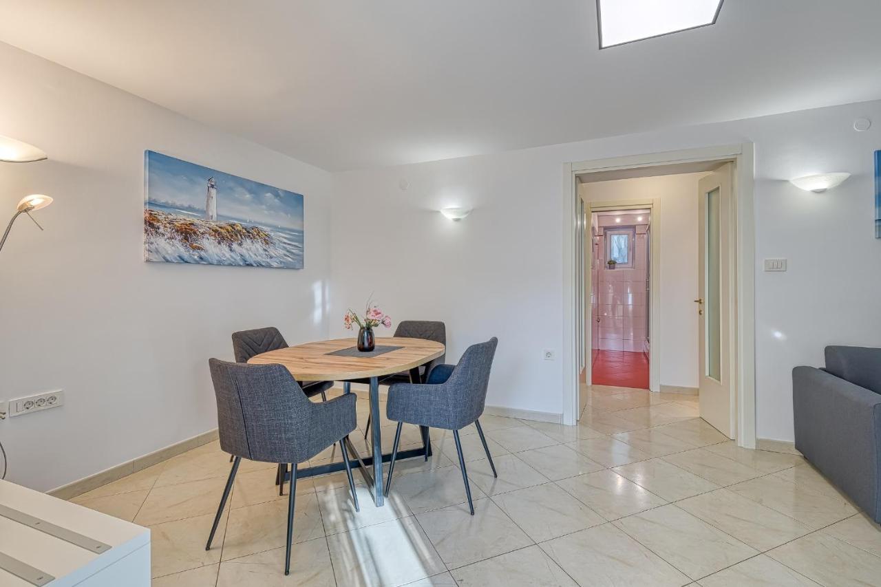 Apartments Pino Rovinj Exteriör bild