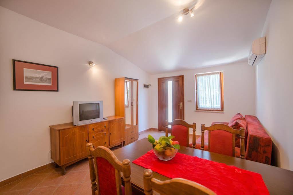 Apartments Pino Rovinj Exteriör bild